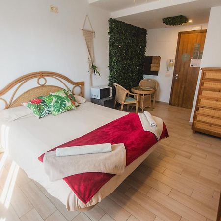 Banana Beach Patacona Rooms Alboraia Bagian luar foto