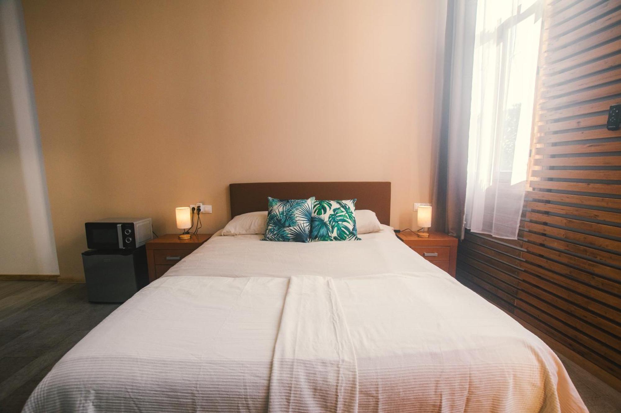 Banana Beach Patacona Rooms Alboraia Bagian luar foto
