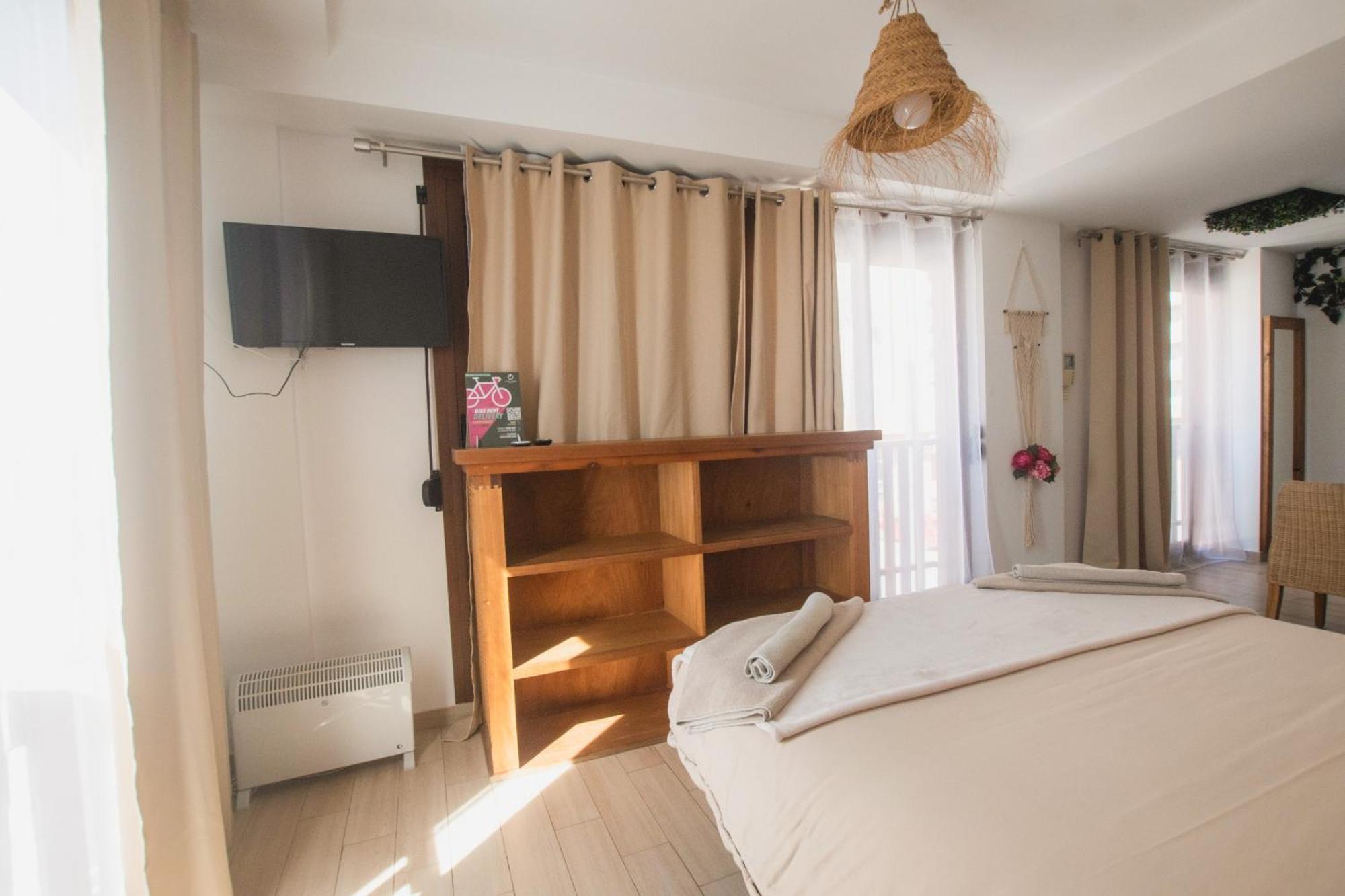 Banana Beach Patacona Rooms Alboraia Bagian luar foto